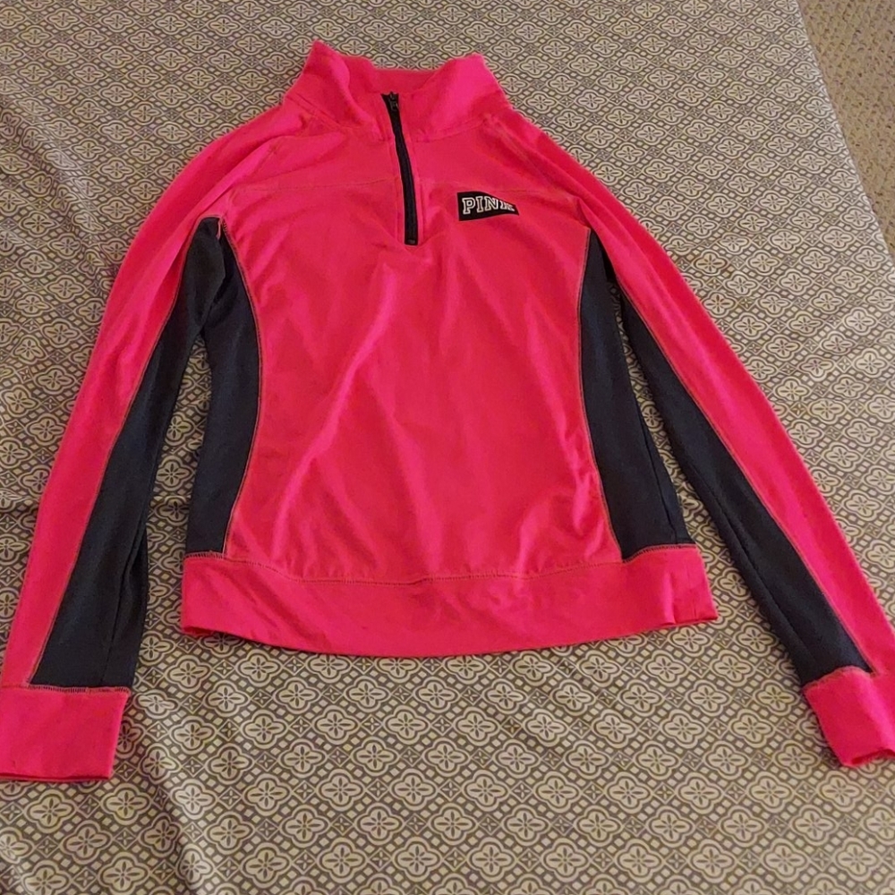Pink VS pull over